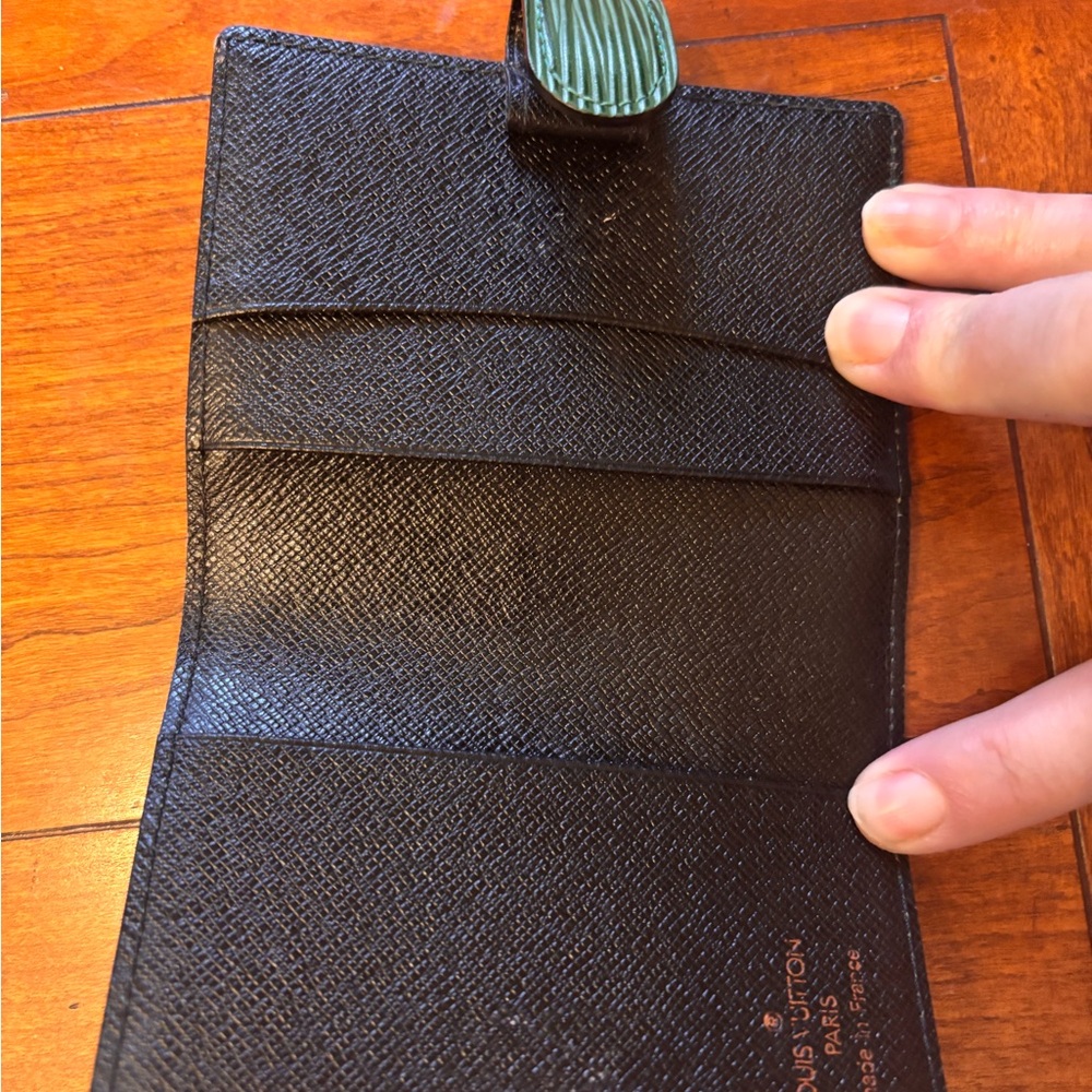 Louis Vuitton Emerald Epi Leather Card Holder Wallet - Picture 5 of 8